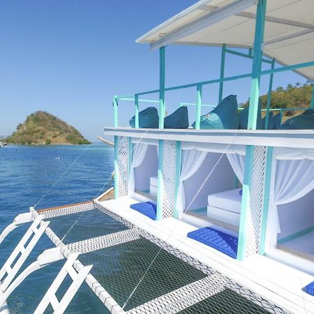 Le Pirate Boatel - Floating Hotel Labuan Bajo Exteriör bild